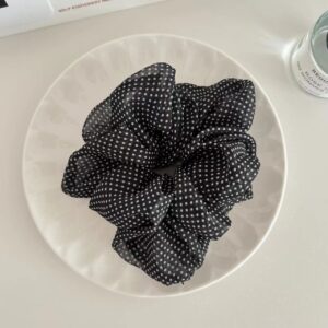 #10 black polka dots