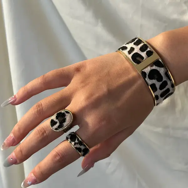 Wholesale PVD Coated Real Gold Plated 14K Gold Geometric Heart Shape Leopard 304 Stainless Steel Elegant Classical Cute Waterproof Non Tarnish Charms Rings Bangle