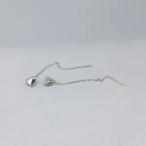 【XKE0339】 Heart Ear Thread / Steel Color