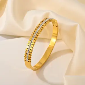round Nail Diamond Buckle Bracelet / Gold