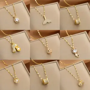Wholesale Glam Simple Style Solid Color 304 Stainless Steel Copper Plating Inlay 18K Gold Plated Acrylic Glass Zircon Pendant Necklace