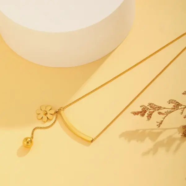 Wholesale PVD Coated Real Gold Plated 18K Gold Devil's Eye Heart Shape Flower Titanium Steel Simple Style Waterproof Non Tarnish Titanium Steel Necklace