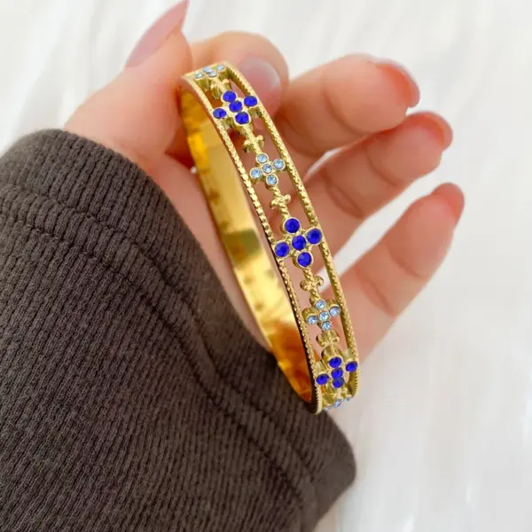Wholesale Elegant Cross Pattern Titanium Steel Bracelet High-End Design Sensation Small Audience Gold Plated