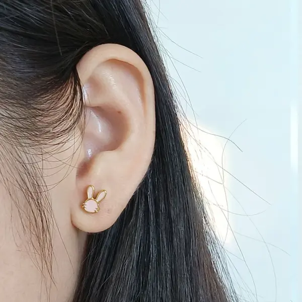 Wholesale 1 Pair Casual Basic Geometric Moon Heart Shape Titanium Steel Ear Studs