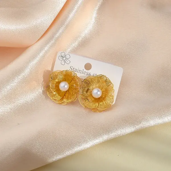 Wholesale Electroplating 18K Gold Plated Flower 304 Stainless Steel Casual Vintage Style Vacation Ear Studs