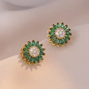 A Pair of Emerald Sunflower Rotating Stud Earrings / Gold