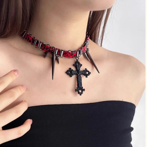 oly-486551fdb018dc20f6499a2da8cbc05f Wholesale Gothic Spice Girl Style Leopard Print Rivet Cross Necklace Women Sweet Cool Necklace chocker Clavicle Chain Abi Aessories