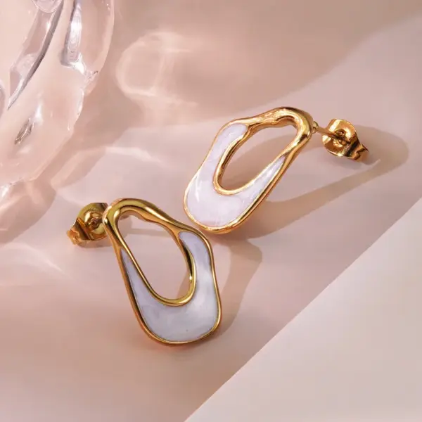 304 Stainless Steel Asymmetrical Irregular Electroplating Golden Plated Elegant Simple Style Waterproof Non Tarnish Asymmetrical Hoop Earrings