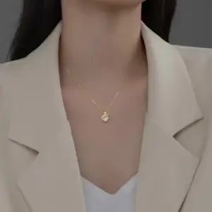 [8067] Zircon Swan Necklace [Gold]