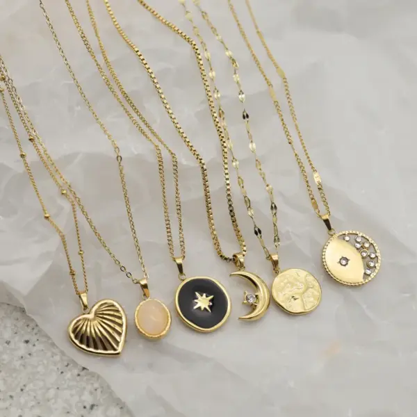 Wholesale Jewelry Fashion Simple Style Star Moon Heart 304 Stainless Steel 14K Gold Plated Plating Necklace