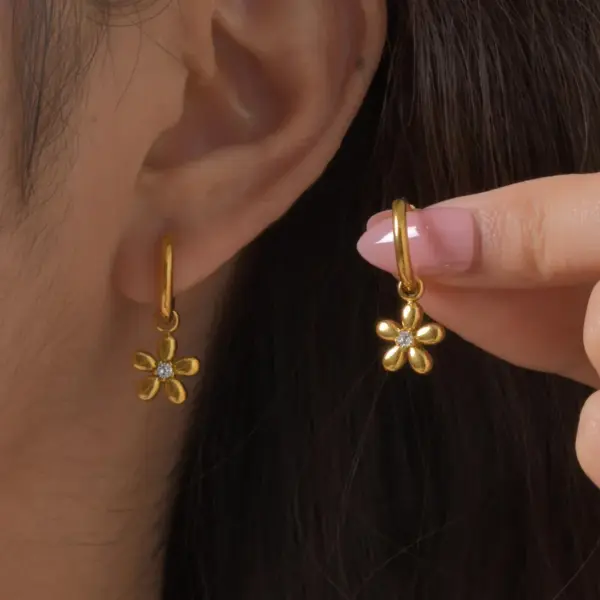 Wholesale PVD Coated Real Gold Plated 18K Gold Flower 304 Stainless Steel IG Style Casual Artistic Waterproof Non Tarnish Charm Sleeper Hoop Earrings