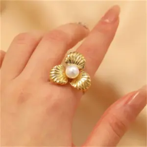 35 18K Real Gold Clover / Adjustable Opening / 1 Piece