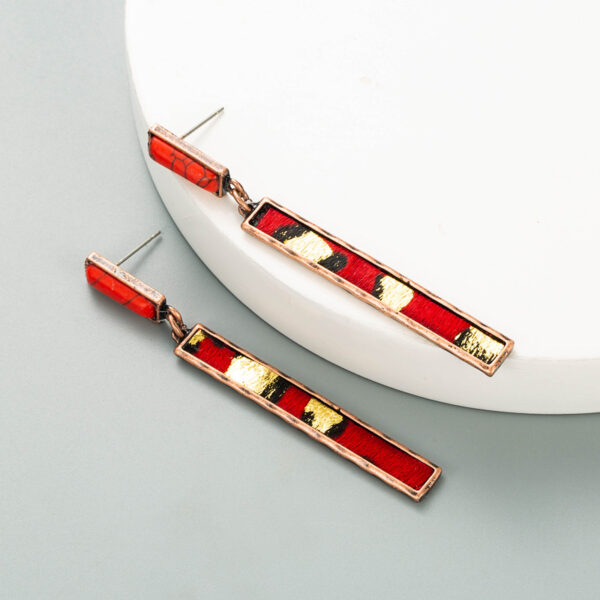 Wholesale European and American exaggerated personality long leather earrings alloy inlaid turquoise red brown leopard print leather temperament party earrings