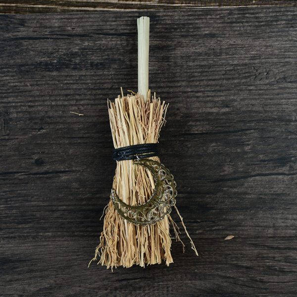 Wholesale mini broom pendant pendant