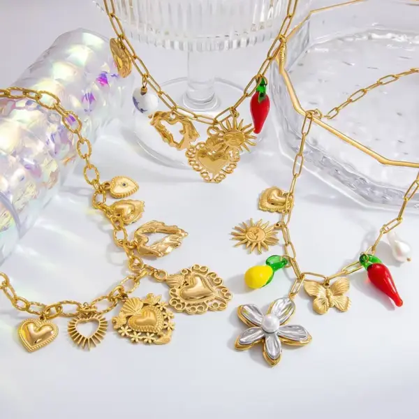 Wholesale PVD Coated Real Gold Plated Star Heart Shape 304 Stainless Steel Modern Style Classic Style Waterproof Non Tarnish 304 Stainless Steel Lobster Trigger Clasp Closure Pendant Necklace