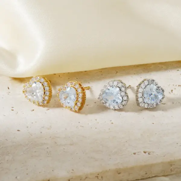 Wholesale 1 Pair Sweet Simple Style Heart Shape Plating Inlay Copper Zircon Silver Plated Ear Studs