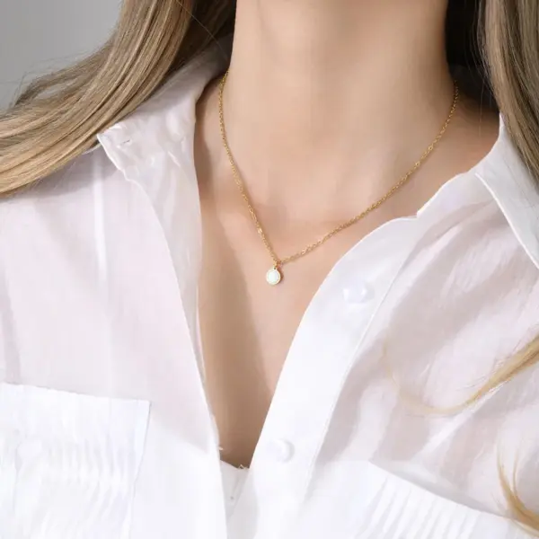 Wholesale Elegant Round Titanium Steel Plating Opal Stone Pendant Necklace