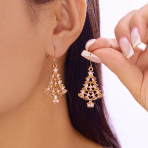 Pearl-carved Christmas Tree