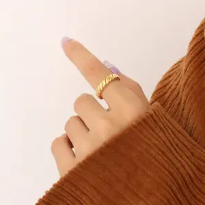 A303-Gold Ring-No. 11