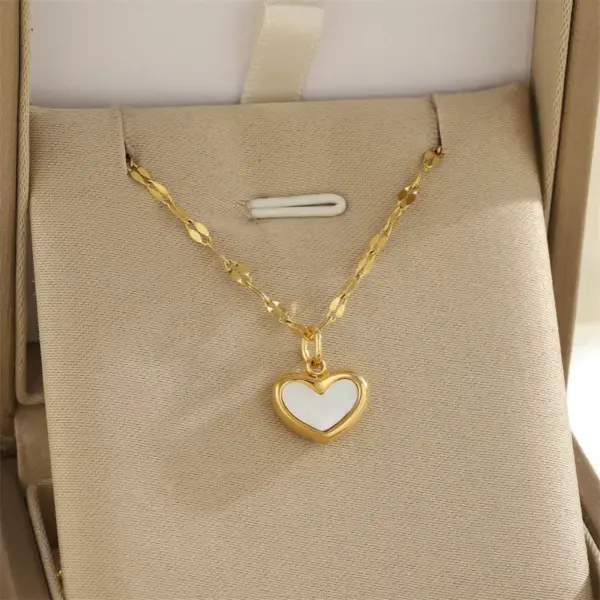 Wholesale Ion Plating (IP) 18K Gold Plated 18K Gold Sun Heart Shape Bow Knot 201 Stainless Steel 304 Stainless Steel Simple Style Classic Style 201 Stainless Steel Pendant Necklace