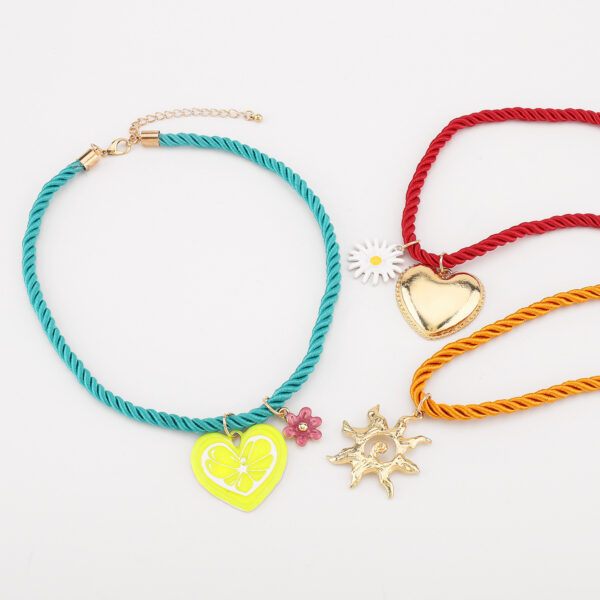 Wholesale N12627 Summer New Leisure Vacation Style Color Rope Dopamine Love Sun Daisy Pendant Necklace Women