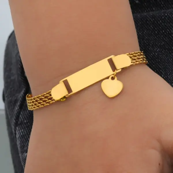 Wholesale PVD Coated Real Gold Plated 18K Gold Heart Shape Butterfly 304 Stainless Steel Cute Waterproof Non Tarnish 304 Stainless Steel Bracelets