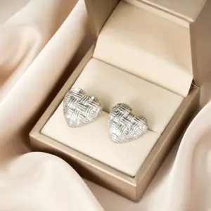 E1378-B (a Pair of Silver Ear Studs)