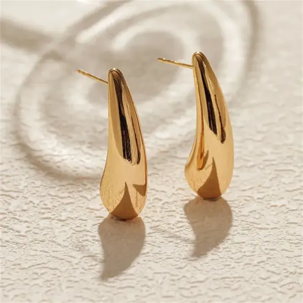 Wholesale PVD Coated 18K Gold Plated Solid Color 304 Stainless Steel Simple Style Classic Style Waterproof Non Tarnish Ear Studs