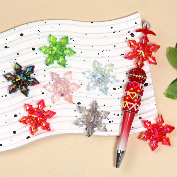 Wholesale New Acrylic UV-coated 3D Snowflake Vertical Hole Beaded Christmas Snowflake DIY Mobile Phone Chain Beaded Pen Accessories