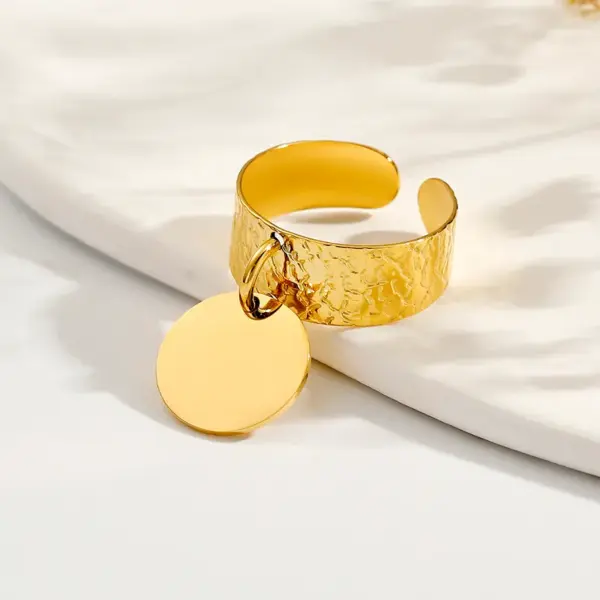 304 Stainless Steel Solid Color PVD Coated 14K Gold Plated 18K Gold Plated Retro Simple Style Roman Style Waterproof Non Tarnish Gold Silver Charm Rings