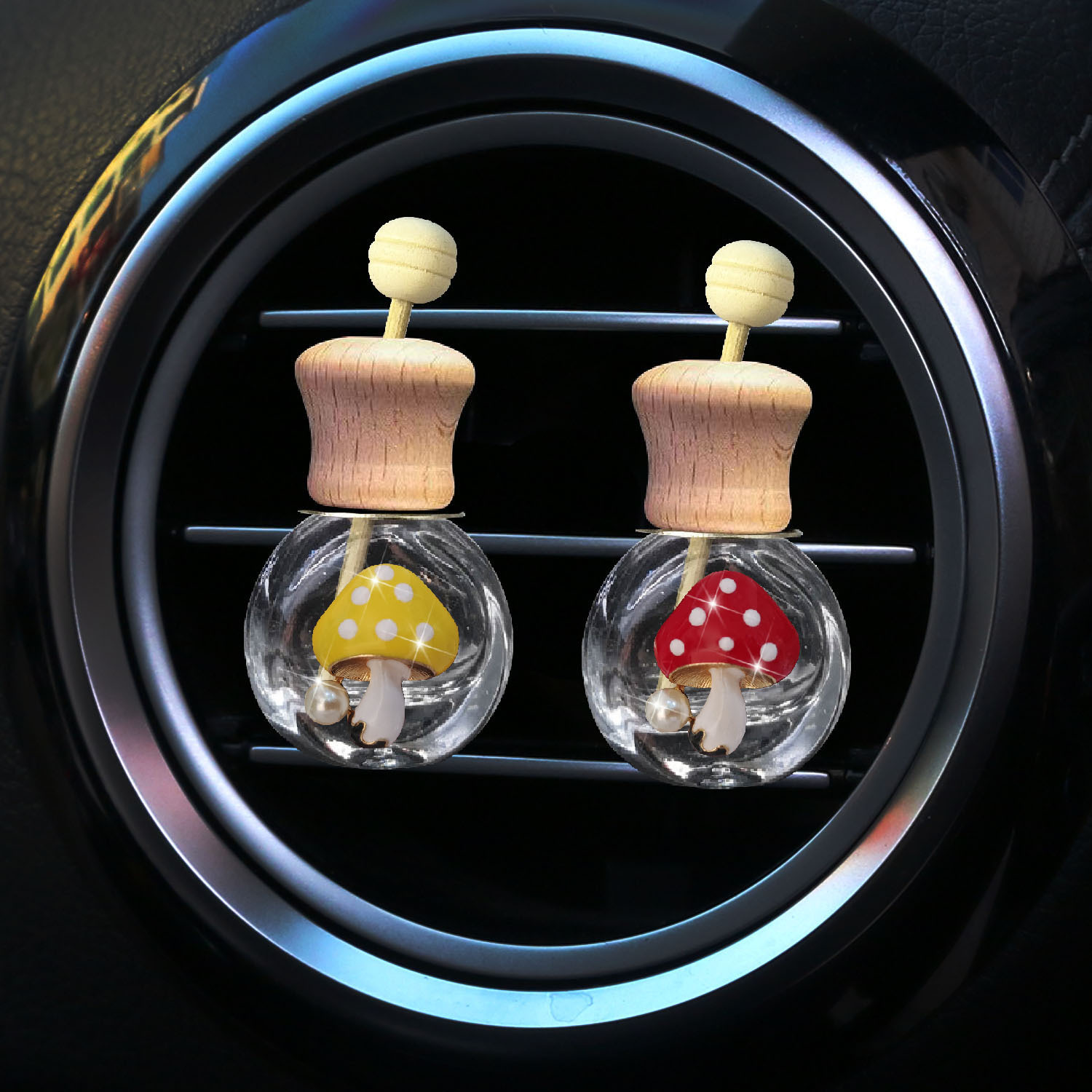 Wholesale Car Air Outlet Perfume BBottle Mushroom Aromatherapy Essential Oil Glass Decorative Empty Bottle Volatile Fragrance Decorative Ornaments