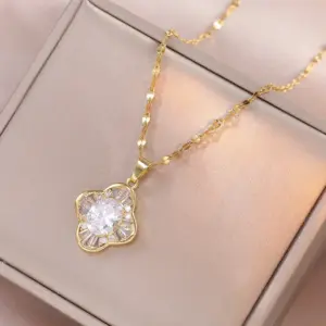 X0300 Gold Four-leaf Zircon Necklace
