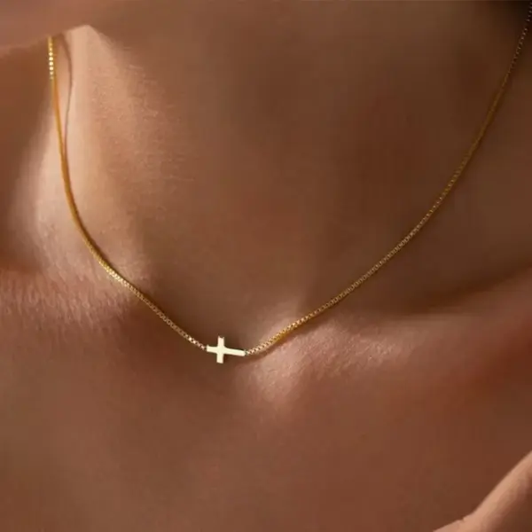 Ion Plating (IP) 18K Gold Plated Cross 304 Stainless Steel Casual Elegant Vintage Style Waterproof Non Tarnish 304 Stainless Steel Lobster Trigger Clasp Closure Pendant Necklace