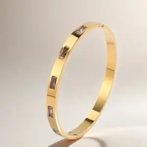 30 B-A-6 Gold White Diamond