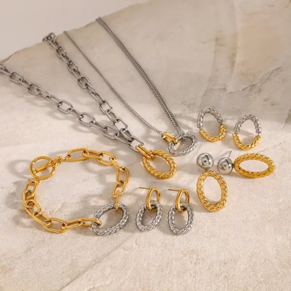 Wholesale 304 Stainless Steel Geometric PVD Coated 18K Real Gold Plated Real Gold Plated Simple Style Classic Style Waterproof Non Tarnish Cuban Link Chain Curb Chain Jewelry Set