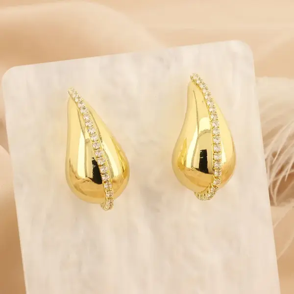 1 Pair Simple Style Water oplets Plating Inlay Copper Rhinestones Gold Plated Ear Studs