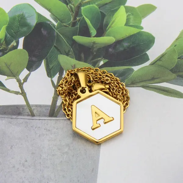 Titanium Steel 18K Gold Plated Simple Style Plating Inlaid Shell Letter Shell Necklace