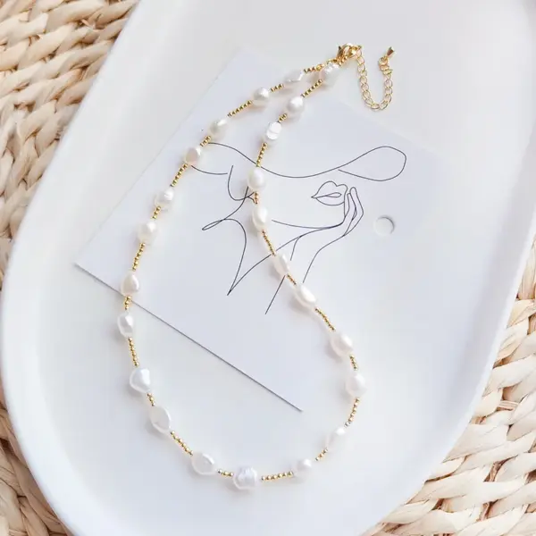 Wholesale Elegant Round Freshwater Pearl Copper Plating 18k Gold Plated Necklace