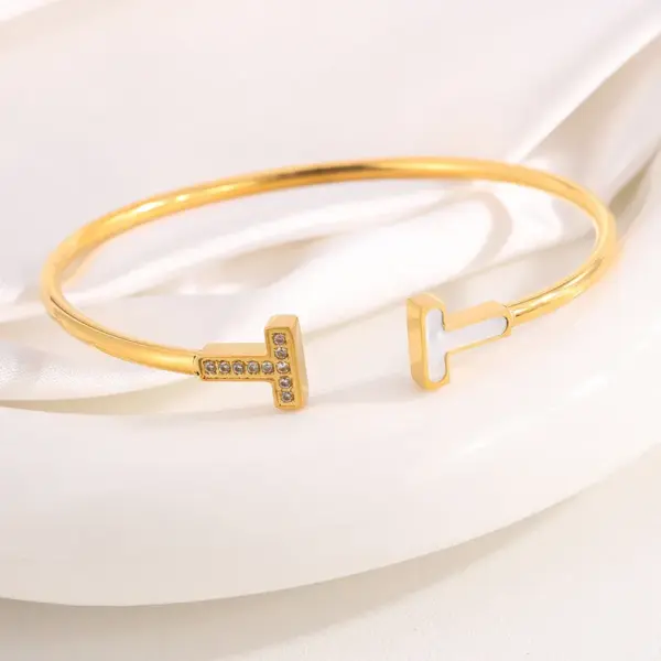 Wholesale PVD Coated Real Gold Plated Solid Color 304 Stainless Steel Casual Simple Style Classic Style Waterproof Non Tarnish 304 Stainless Steel Bangle