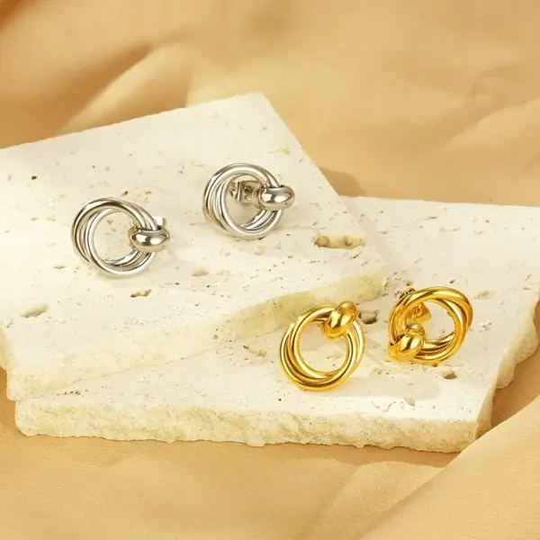 PVD Coated 18K Gold Plated Circle 304 Stainless Steel Simple Style Waterproof Non Tarnish Ear Studs