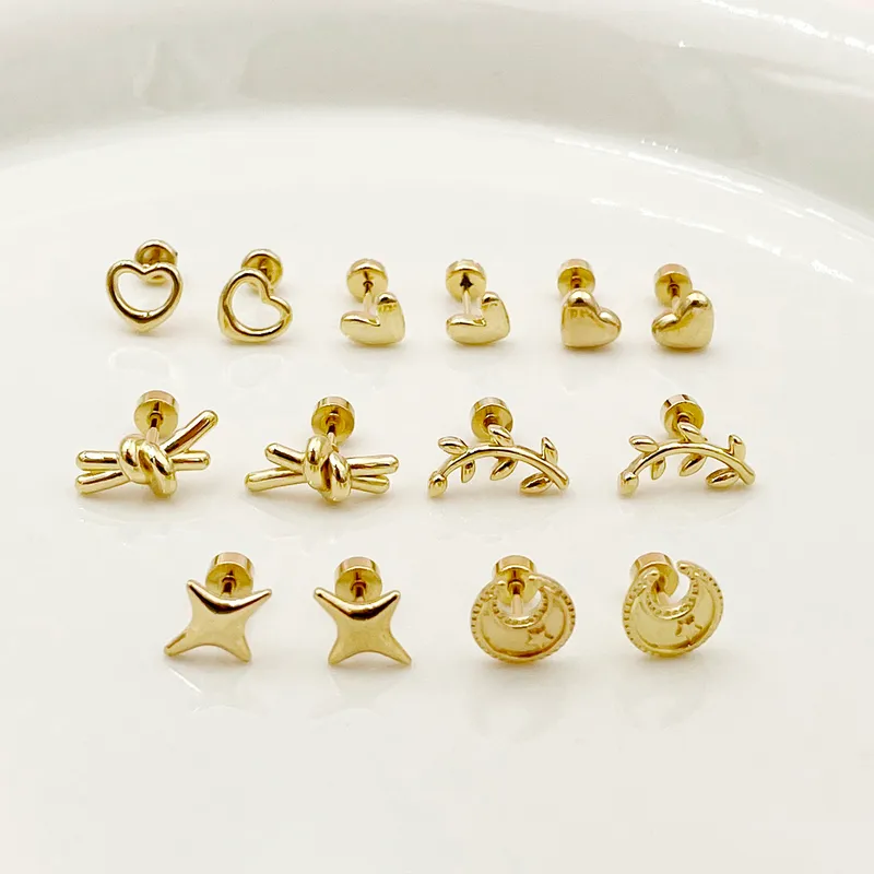 Wholesale PVD Coated Real Gold Plated 14K Gold Star Moon Heart Shape 304 Stainless Steel Basic Simple Style Waterproof Non Tarnish Ear Studs