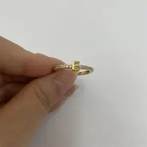 14K Real Gold-Letter E / One Size