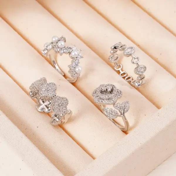 Wholesale Real Gold Plated Four Leaf Clover Flower Copper Casual Retro Simple Style Open Rings Rings