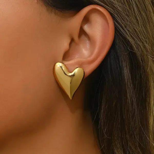 Wholesale 201 Stainless Steel 304 Stainless Steel Heart Shape Electroplating Stone-Free Imitation Gold Sweet Simple Style Multicolor-Golden Yellow Ear Studs