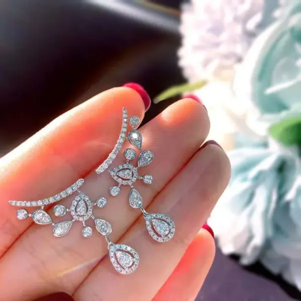 Wholesale Fashion Pear Shaped Inlaid Zircon Copper Earrings Wholesale