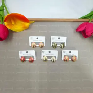 Shell Vertical Pattern Oil Drop Earrings Random Color / 18k