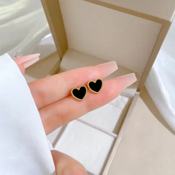 Wholesale PVD Coated Real Gold Plated Heart Shape Titanium Steel Modern Style Simple Style Waterproof Non Tarnish Ear Studs