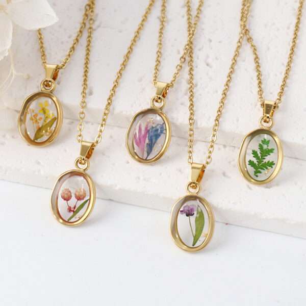 Wholesale Summer New Style True Flower Necklace Sweet Style Small Fresh Color True Flower Pendant Stainless Steel Resin Eternal Flower Jewelry