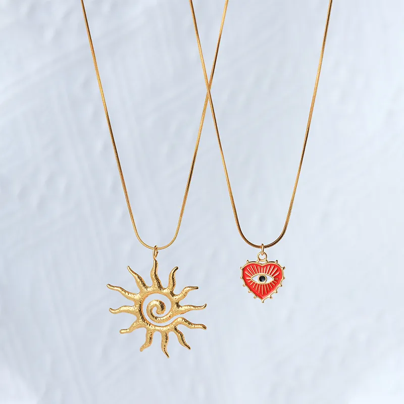 Wholesale PVD Coated Real Gold Plated 14K Gold Sun Devil's Eye Heart Shape 304 Stainless Steel Simple Style Waterproof Non Tarnish 304 Stainless Steel