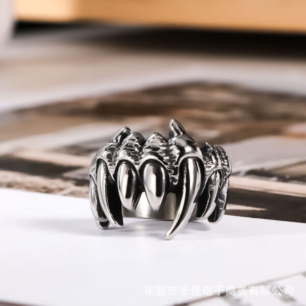Wholesale Retro titanium steel skull personality ring ghost hand male and female punk ring factory source wholesale SA420